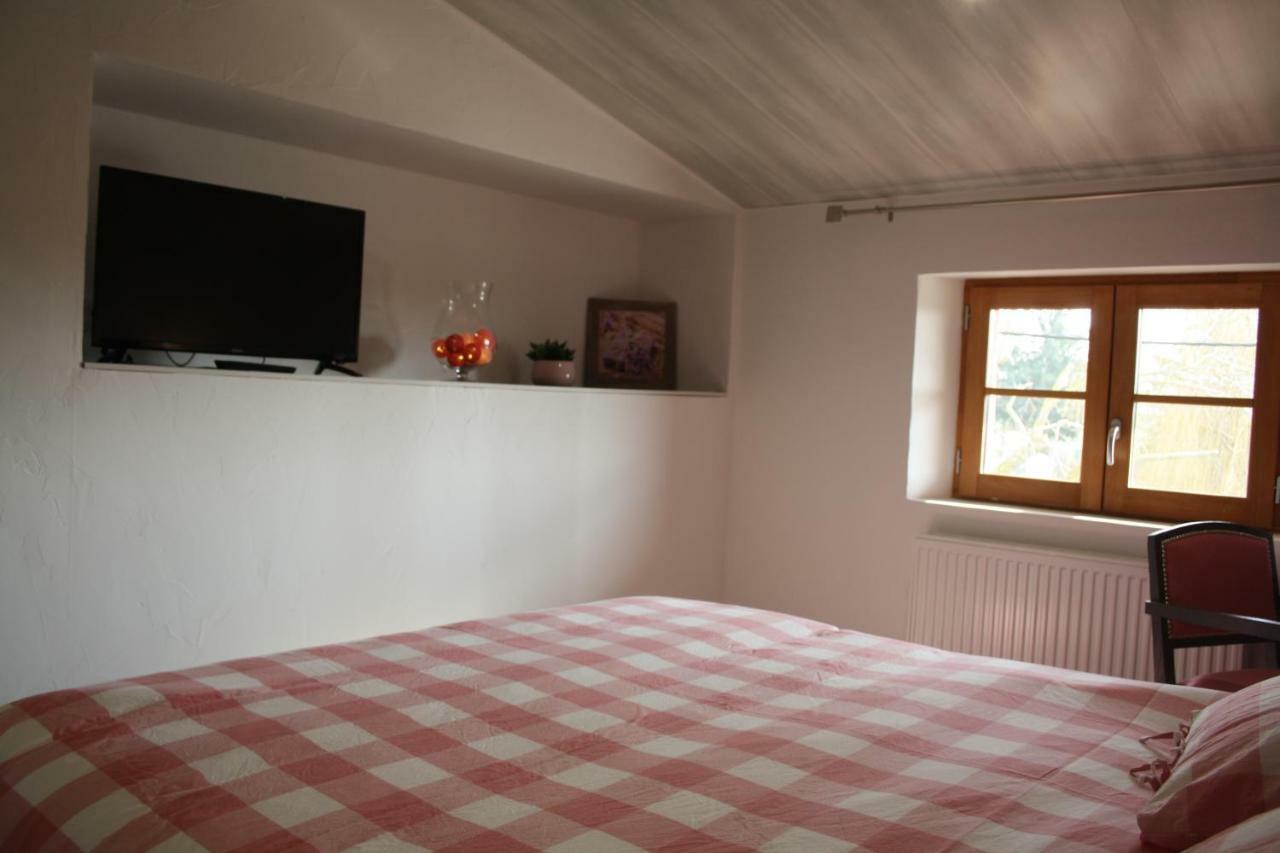 chambre d'hôte LE MERCIER Calmont  Extérieur photo